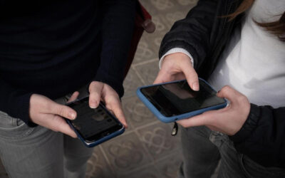 La Vanguardia: “Cuatro de cada diez menores han recibido mensajes erótico-sexuales no deseados en internet”